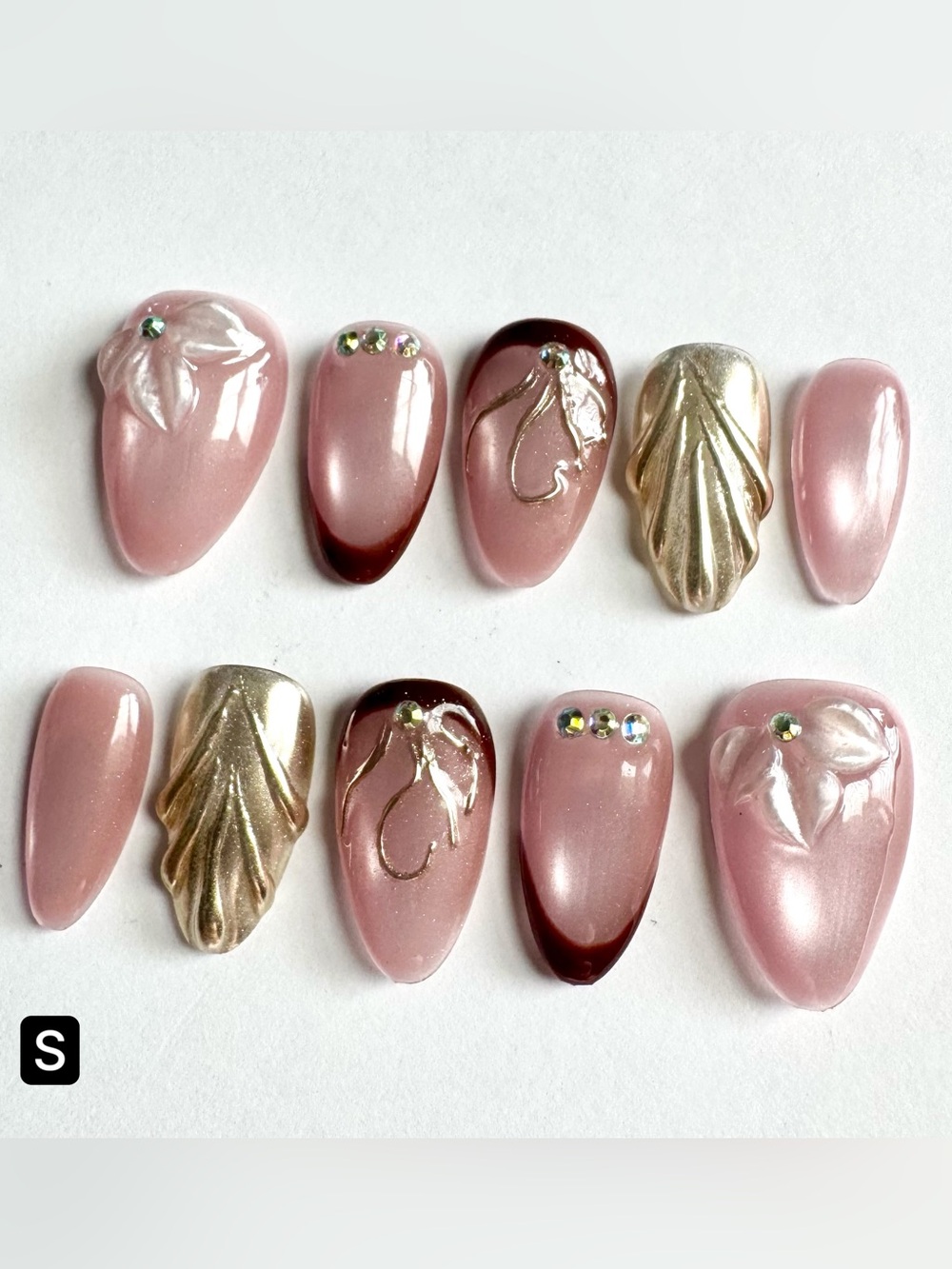 Soft Pink & Gold Press-On Nail Set - Elegant 3D Floral Accents